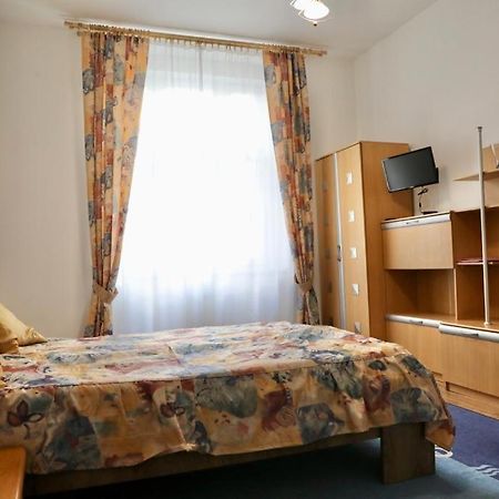 Lana Lo Apartments Karlovy Vary Kültér fotó